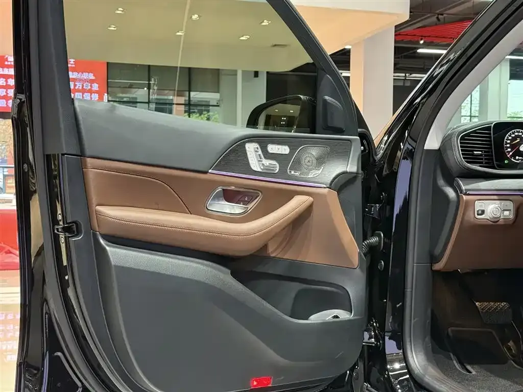 Mercedes-Benz GLE 2025 Facelift GLE 450 4MATIC Luxury Model фото 7