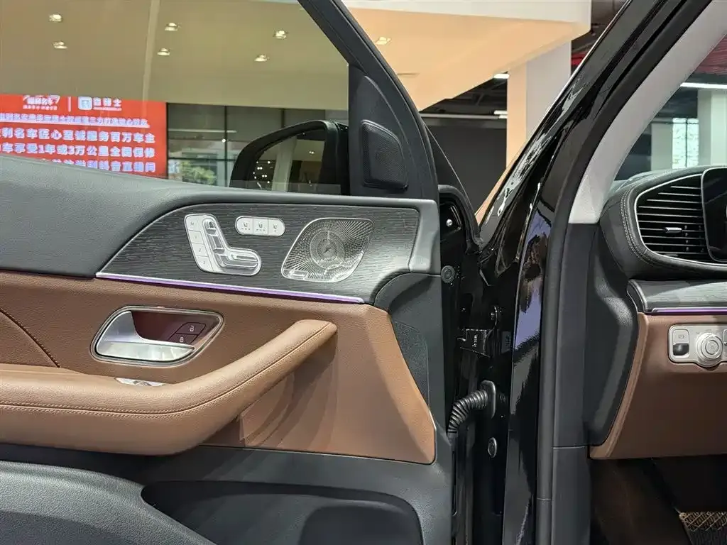 Mercedes-Benz GLE 2025 Facelift GLE 450 4MATIC Luxury Model фото 8