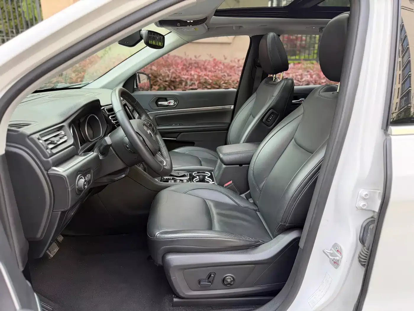 Jeep Grand Commander 2018 2.0T AWD Premium Navigation Edition (China V) фото 8