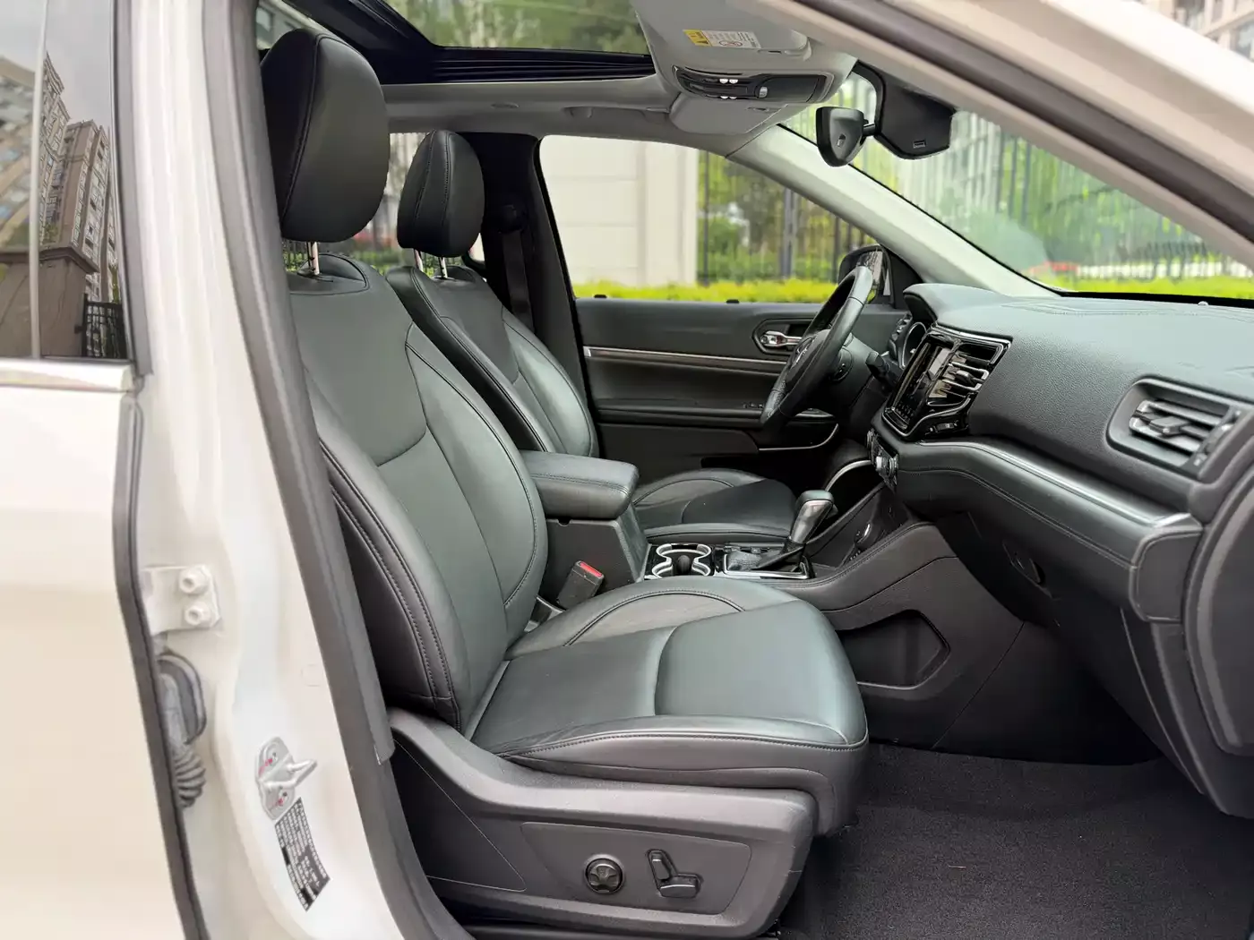 Jeep Grand Commander 2018 2.0T AWD Premium Navigation Edition (China V) фото 15