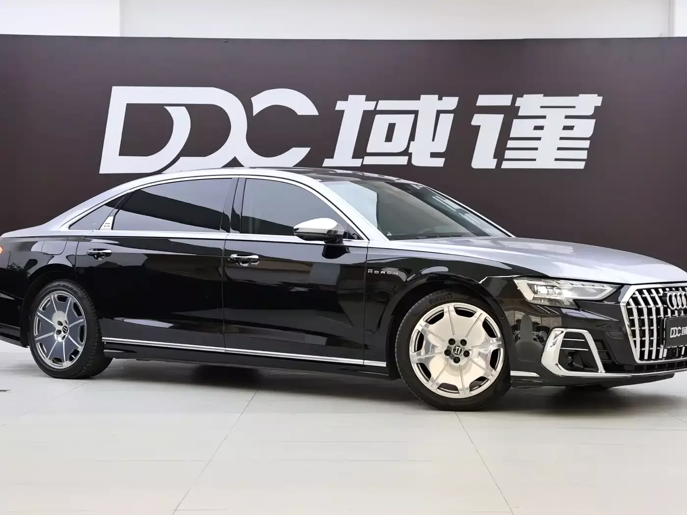 Audi A8 2022 A8L Horch Founder's Edition Legendary фото 2