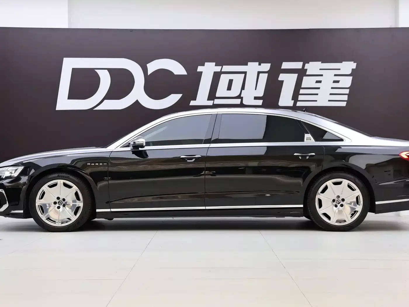 Audi A8 2022 A8L Horch Founder's Edition Legendary фото 3