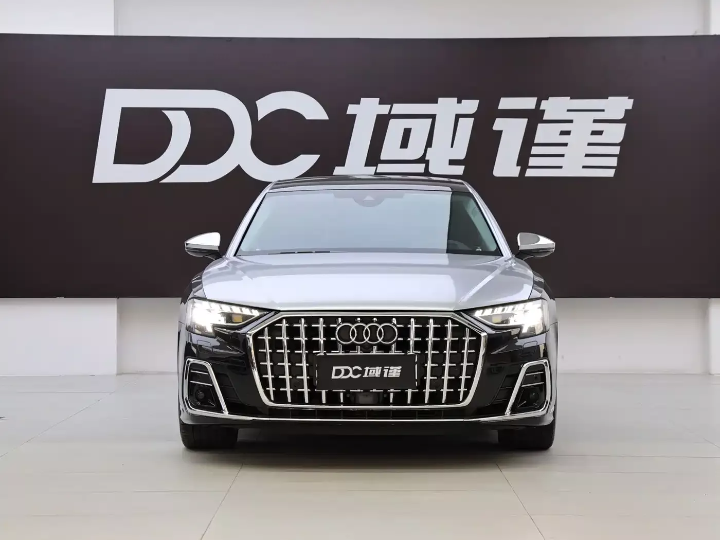 Audi A8 2022 A8L Horch Founder's Edition Legendary фото 4
