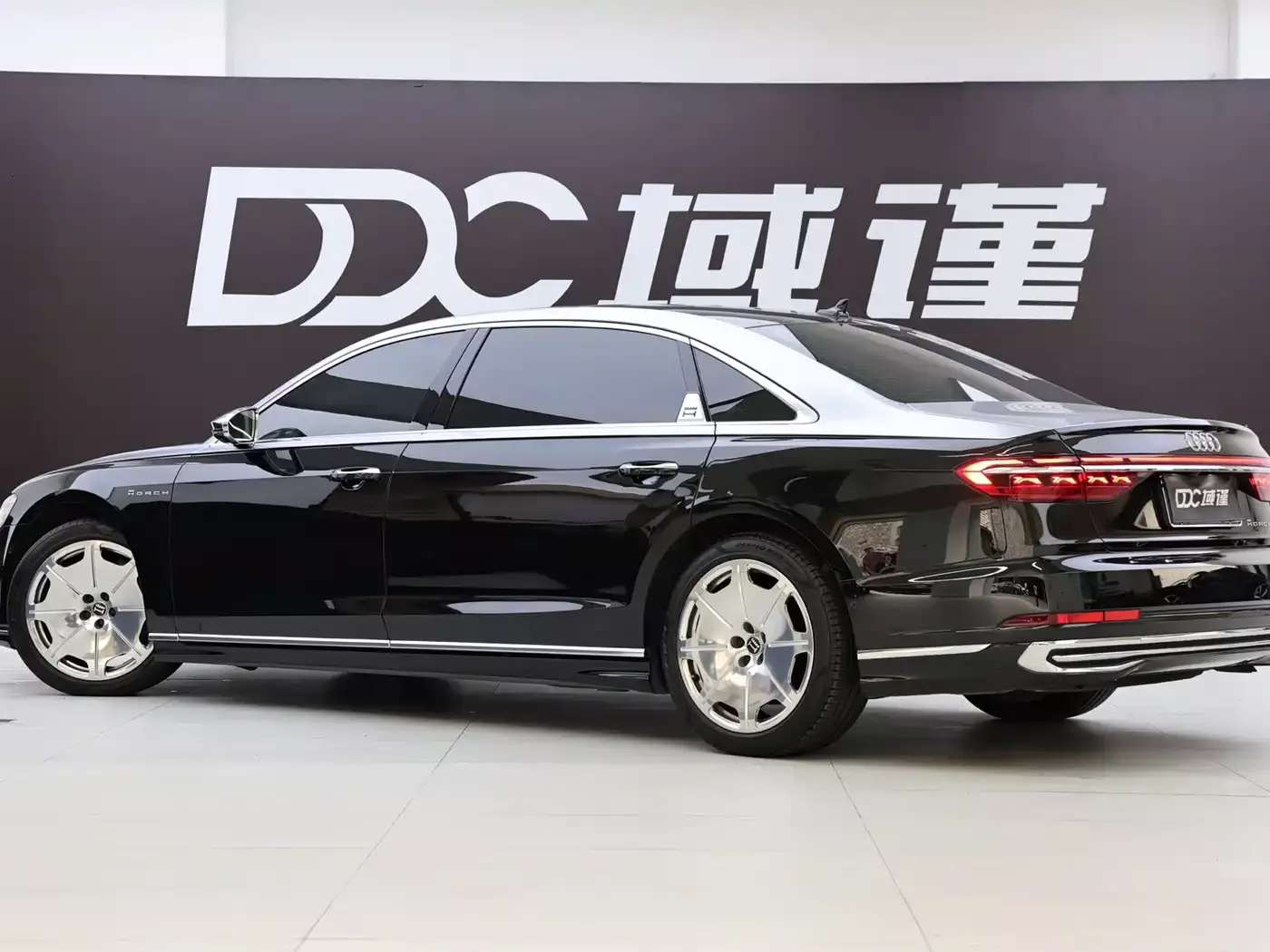 Audi A8 2022 A8L Horch Founder's Edition Legendary фото 6