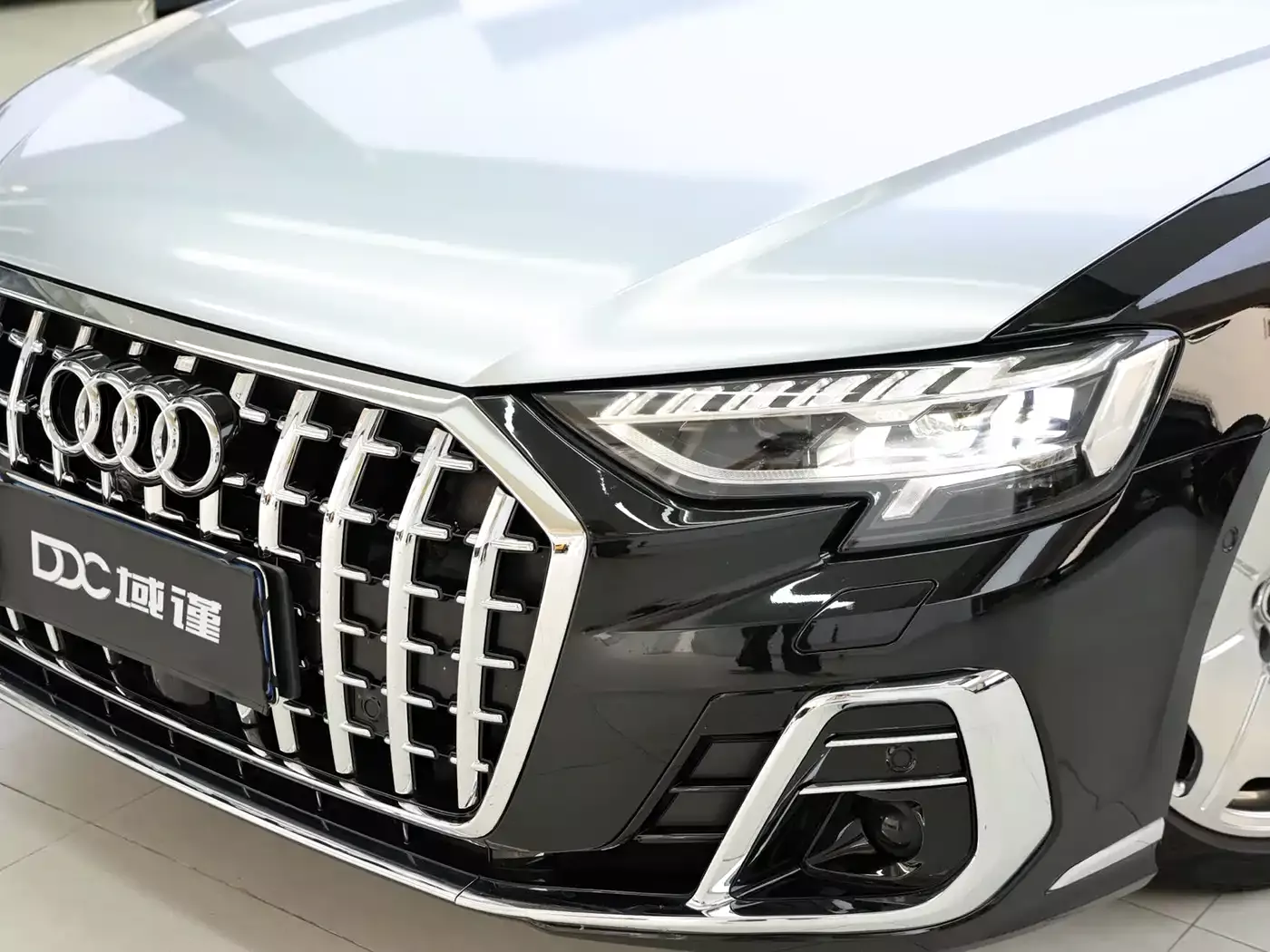 Audi A8 2022 A8L Horch Founder's Edition Legendary фото 8