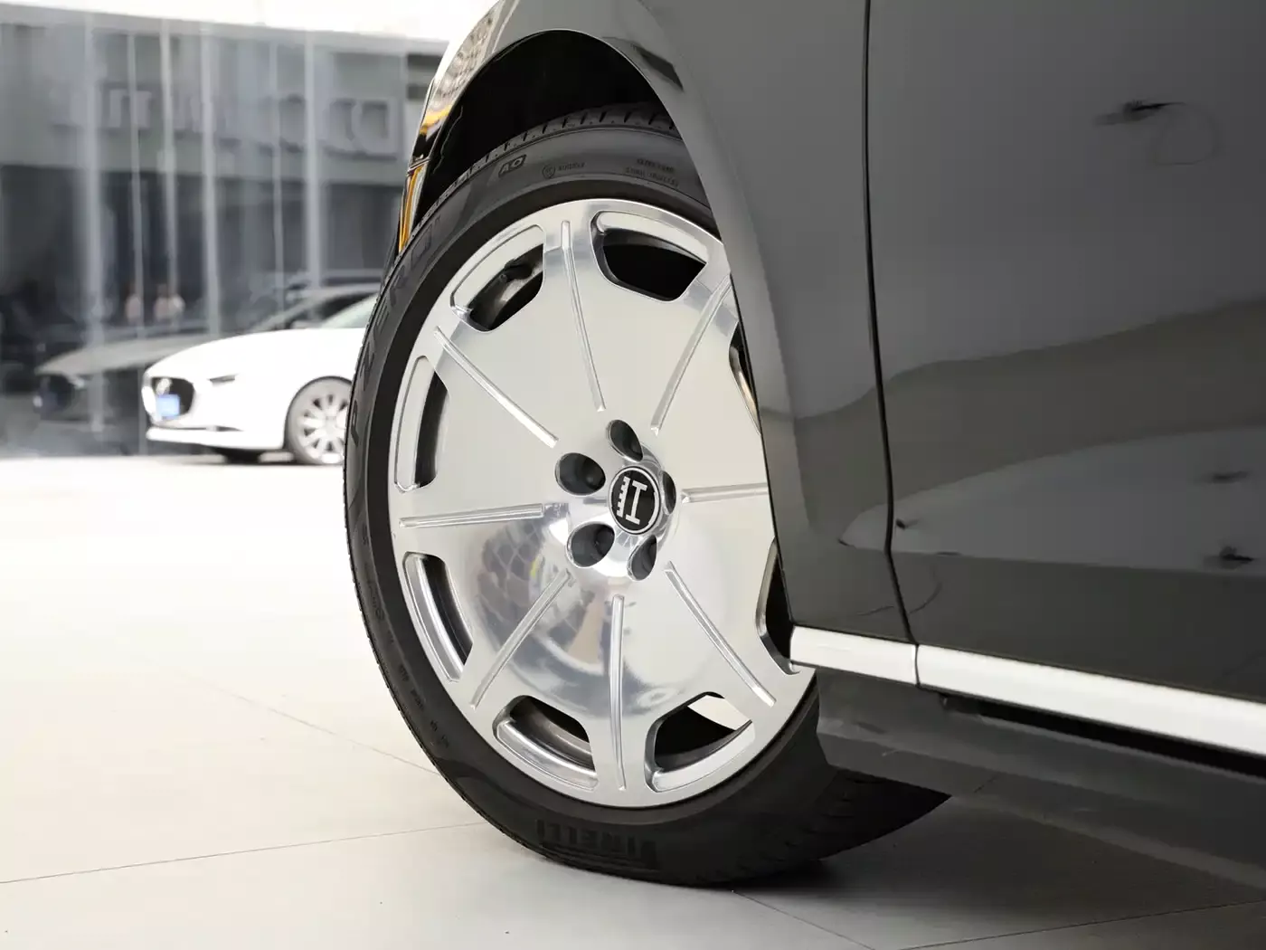 Audi A8 2022 A8L Horch Founder's Edition Legendary фото 9
