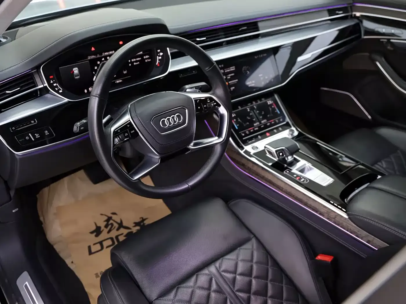 Audi A8 2022 A8L Horch Founder's Edition Legendary фото 12