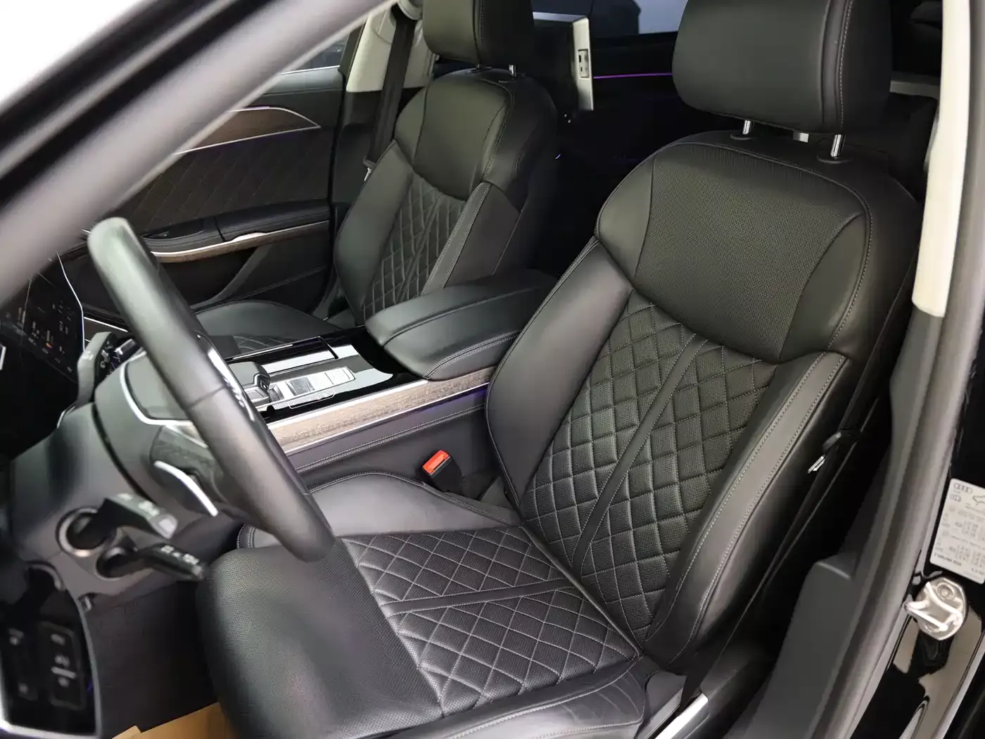 Audi A8 2022 A8L Horch Founder's Edition Legendary фото 14