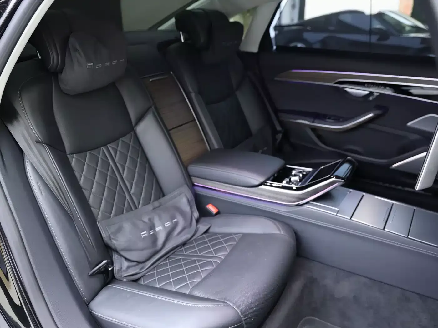Audi A8 2022 A8L Horch Founder's Edition Legendary фото 20