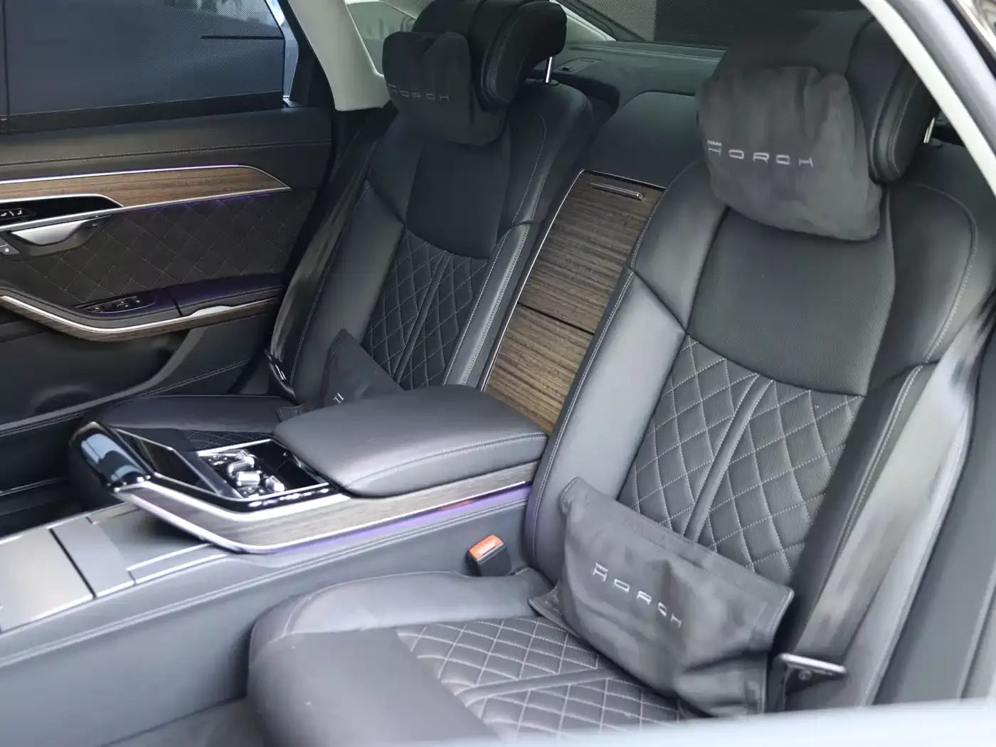 Audi A8 2022 A8L Horch Founder's Edition Legendary фото 21