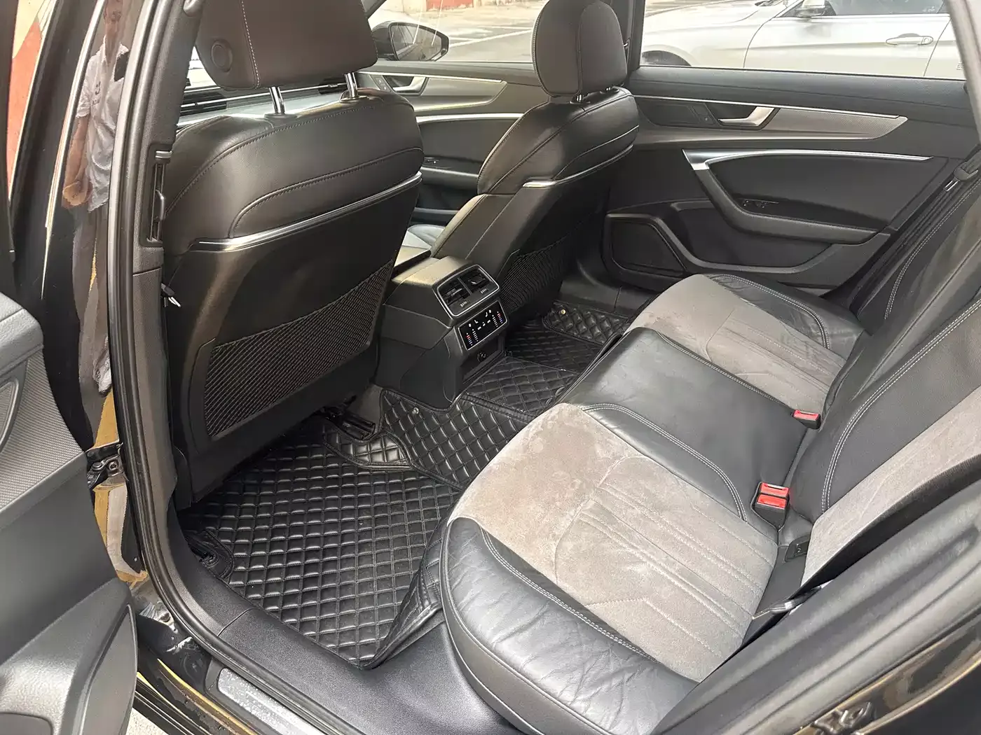 Audi A6L 2021 45 TFSI Exclusive Sport фото 8