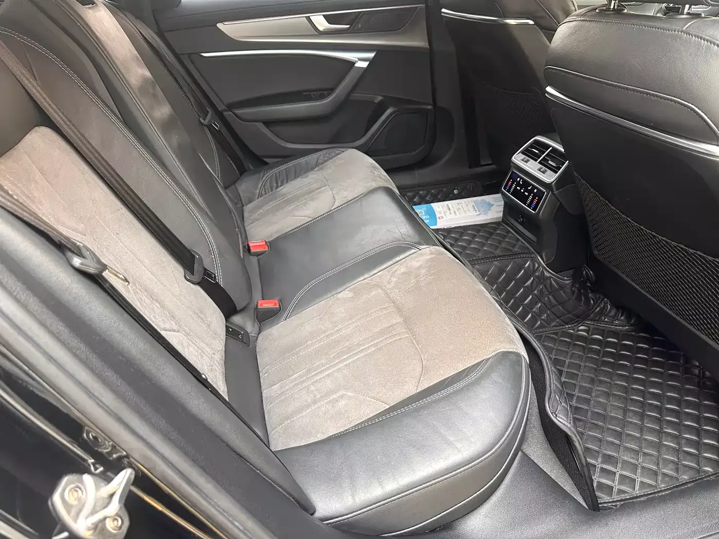 Audi A6L 2021 45 TFSI Exclusive Sport фото 11