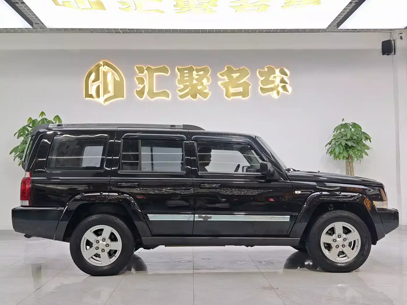 Jeep Commander Classic 2007 4.7 фото 5