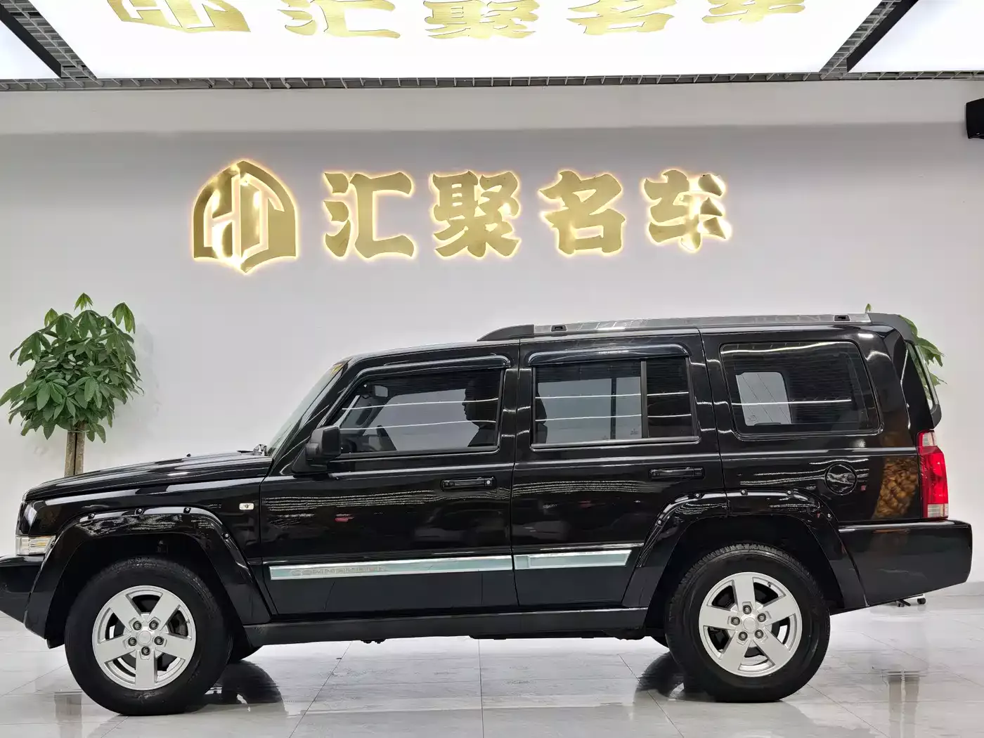 Jeep Commander Classic 2007 4.7 фото 10