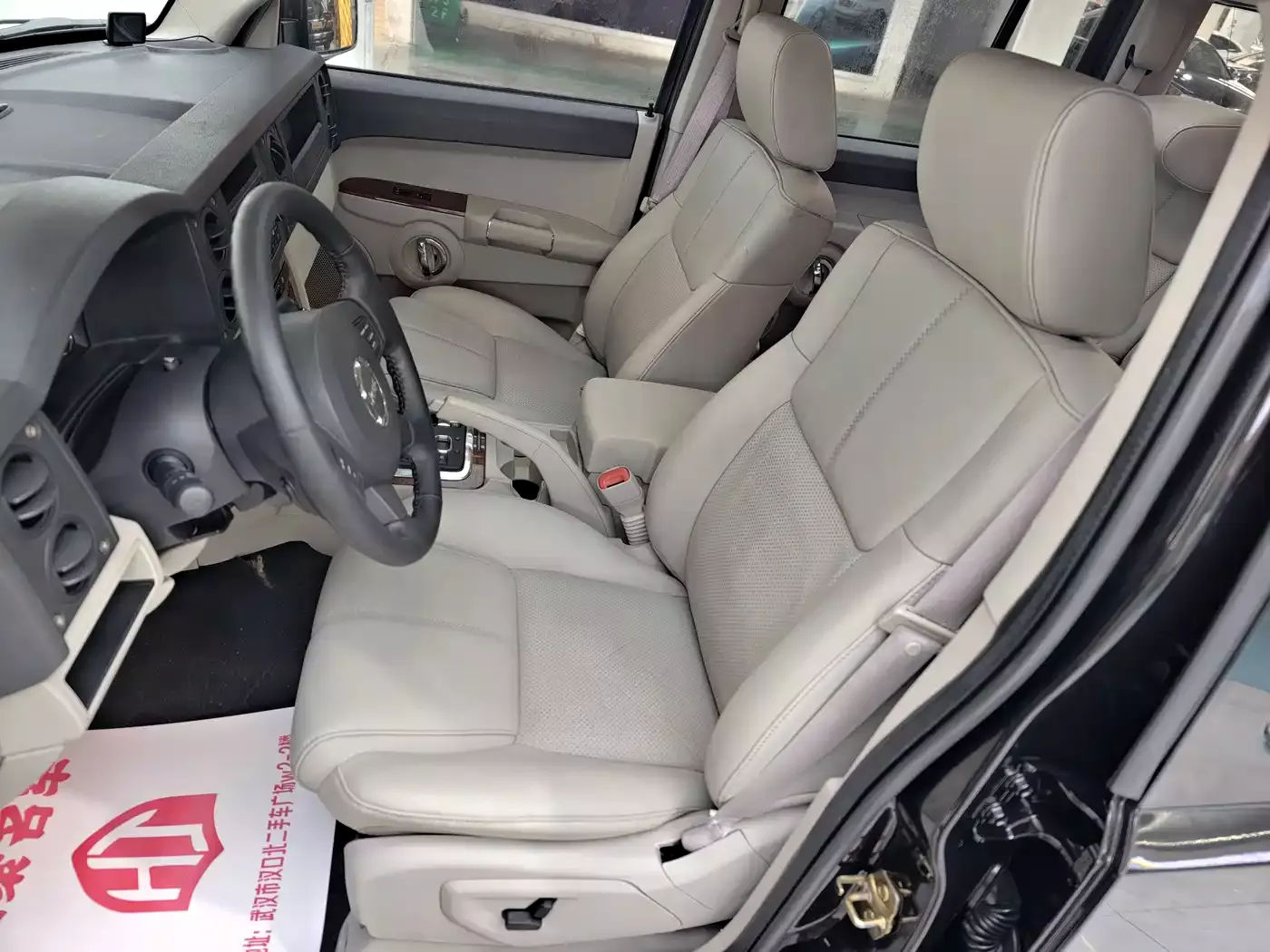 Jeep Commander Classic 2007 4.7 фото 20