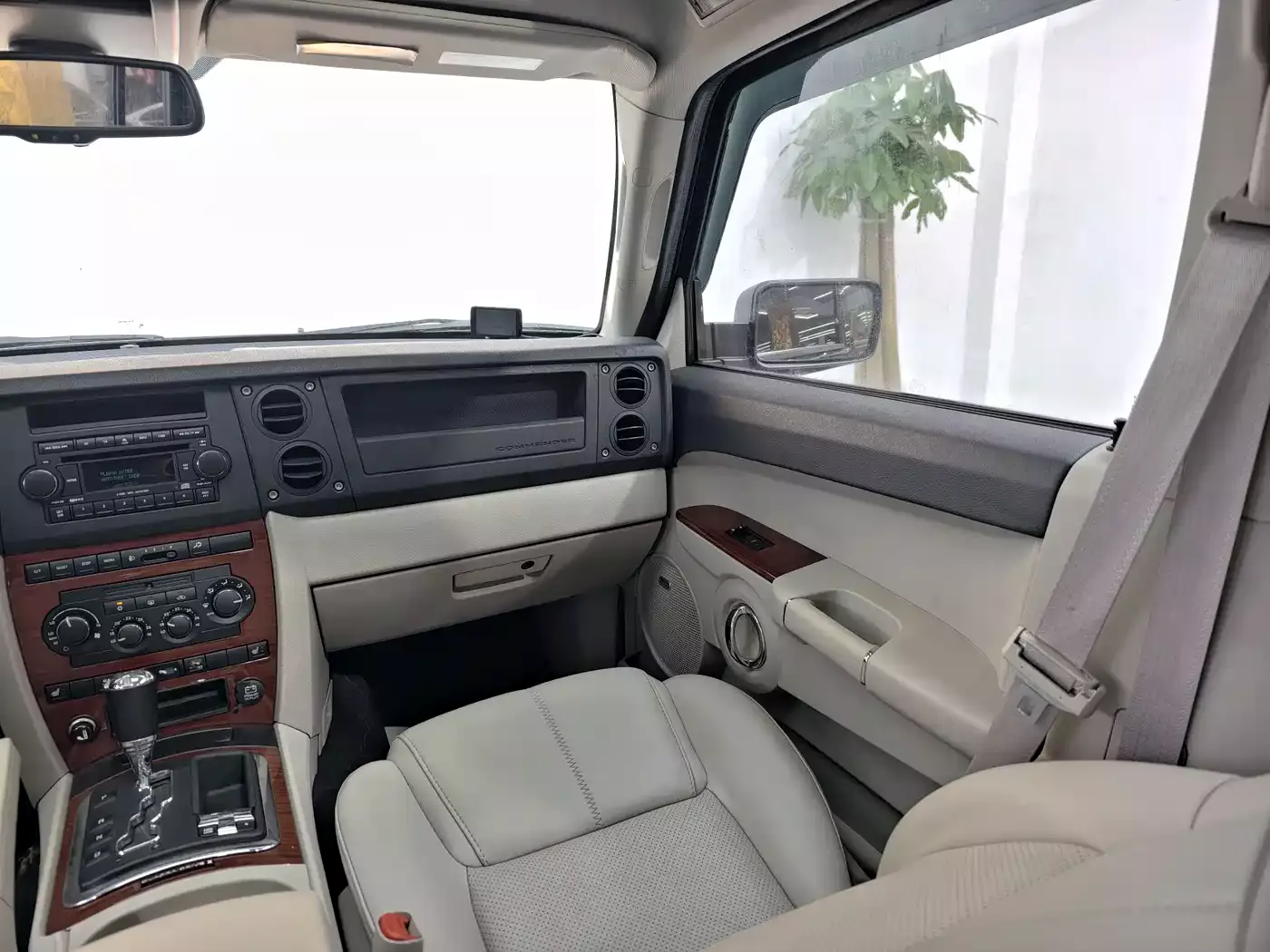 Jeep Commander Classic 2007 4.7 фото 29