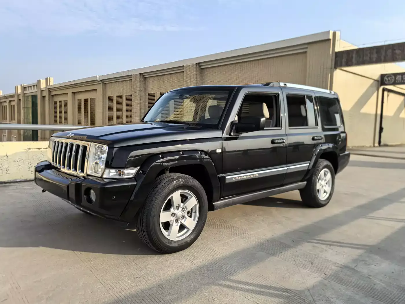 Jeep Commander Classic 2007 4.7 фото 45