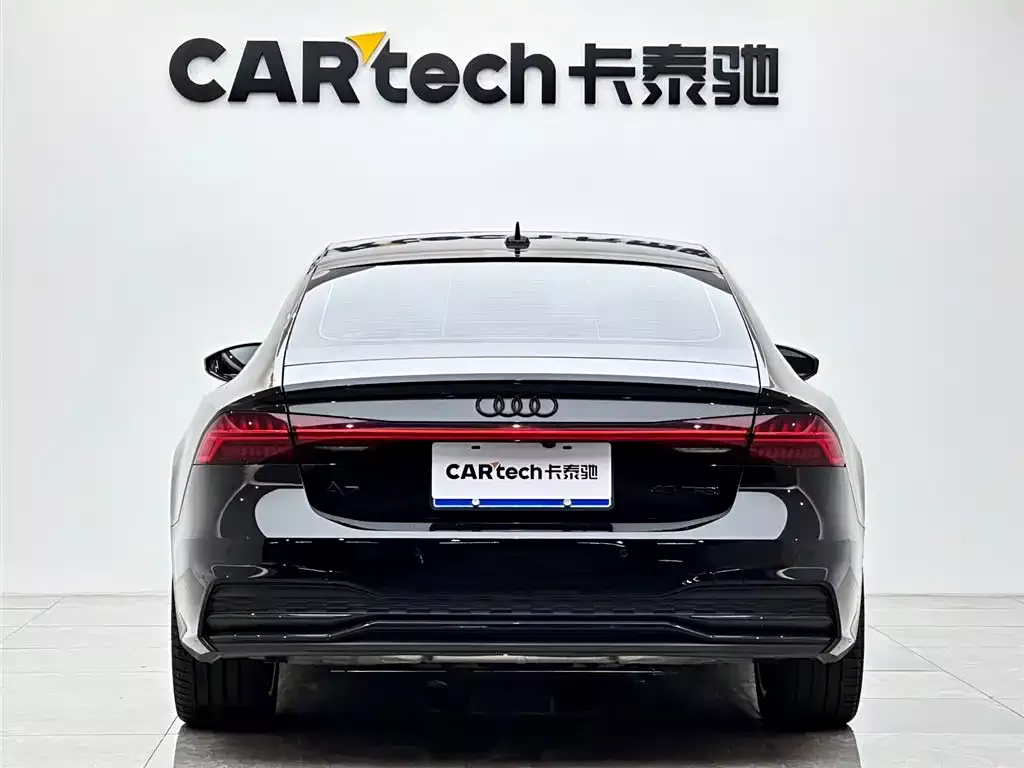 Audi A7 2023 Model 45 TFSI Premium Selection Edition фото 4