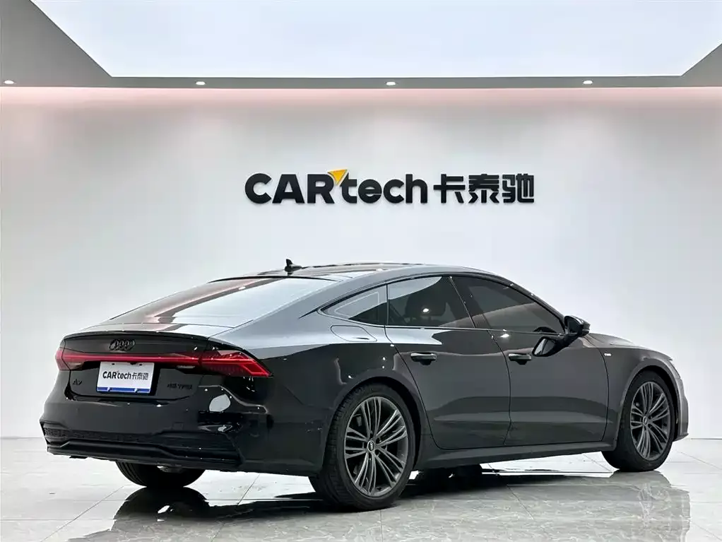 Audi A7 2023 Model 45 TFSI Premium Selection Edition фото 5
