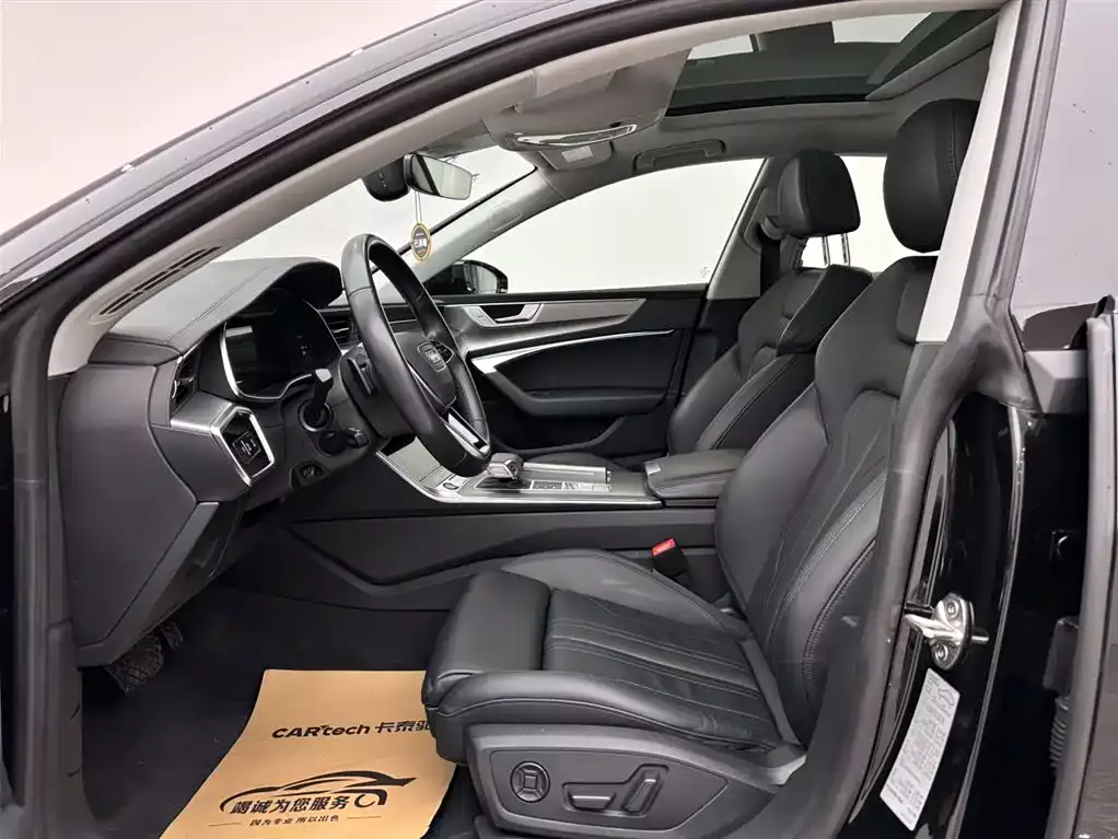 Audi A7 2023 Model 45 TFSI Premium Selection Edition фото 8