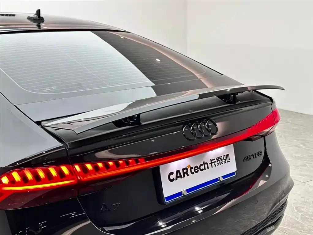 Audi A7 2023 Model 45 TFSI Premium Selection Edition фото 20