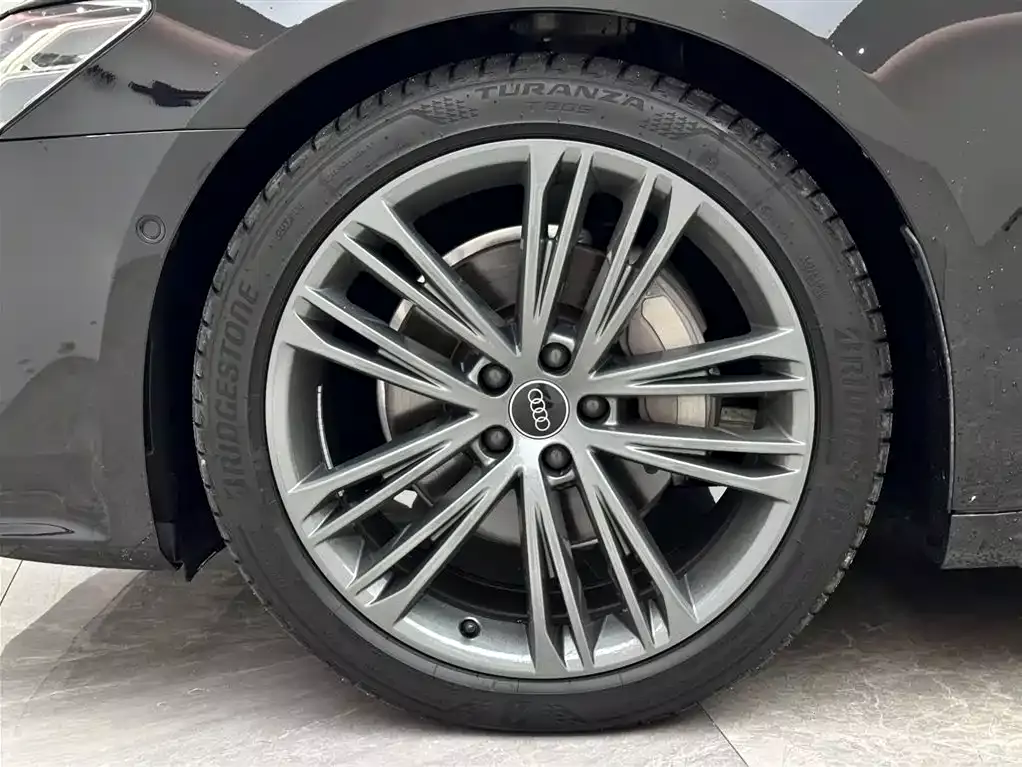 Audi A7 2023 Model 45 TFSI Premium Selection Edition фото 21