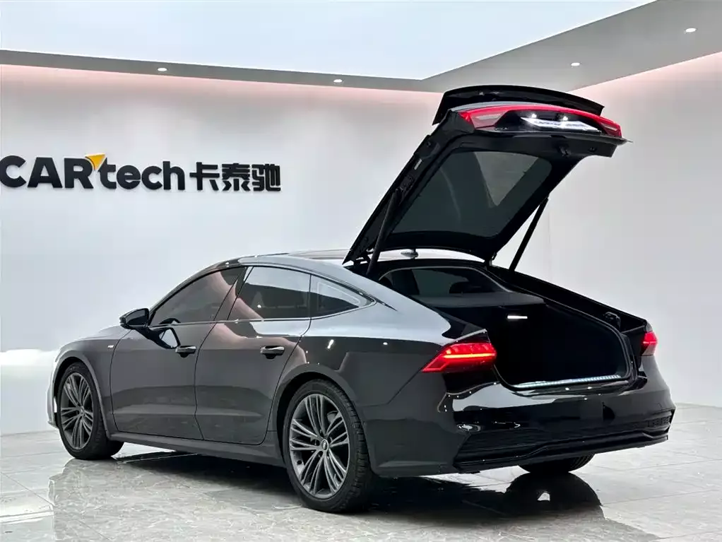 Audi A7 2023 Model 45 TFSI Premium Selection Edition фото 22