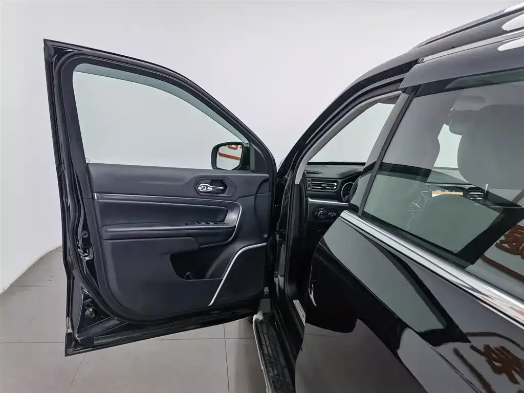 Jeep Grand Commander 2018 2.0T AWD Ultimate Edition (China V) фото 8
