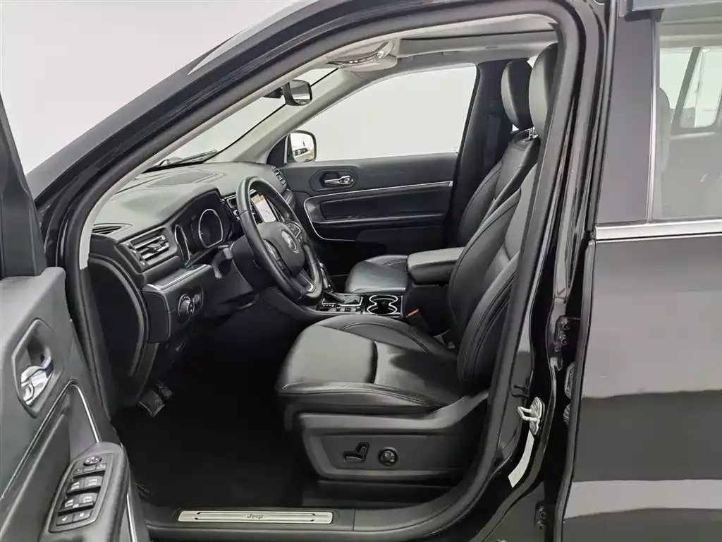 Jeep Grand Commander 2018 2.0T AWD Ultimate Edition (China V) фото 10