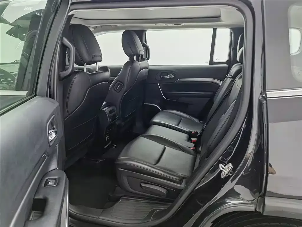 Jeep Grand Commander 2018 2.0T AWD Ultimate Edition (China V) фото 15
