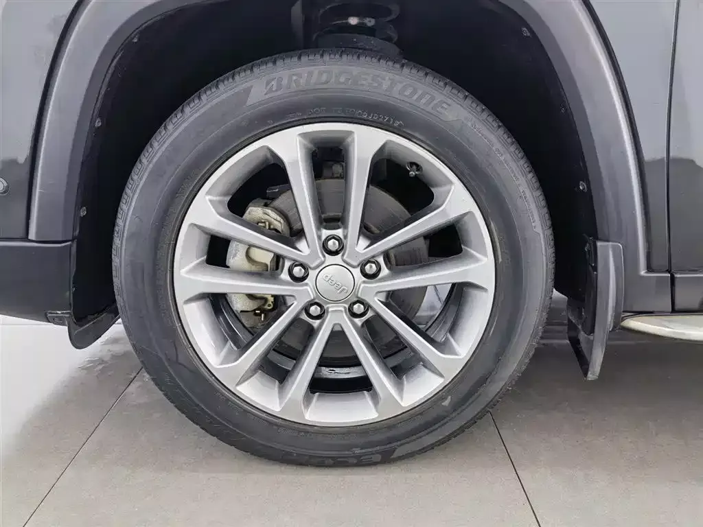 Jeep Grand Commander 2018 2.0T AWD Ultimate Edition (China V) фото 17