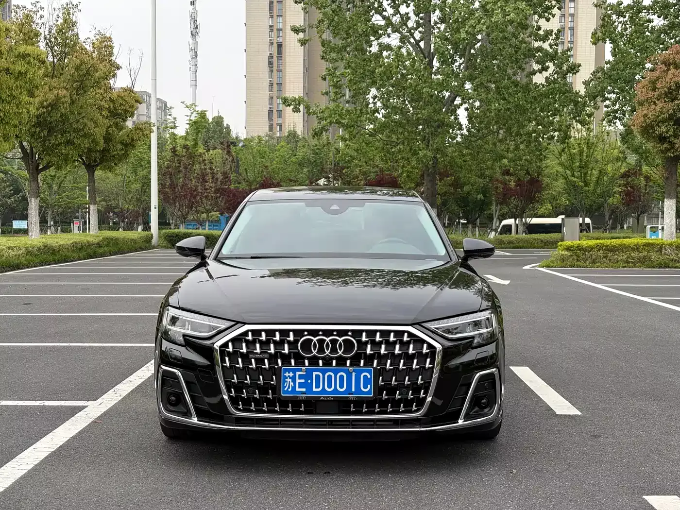 Audi A8 2023 A8L 50 TFSI quattro Exclusive фото 2