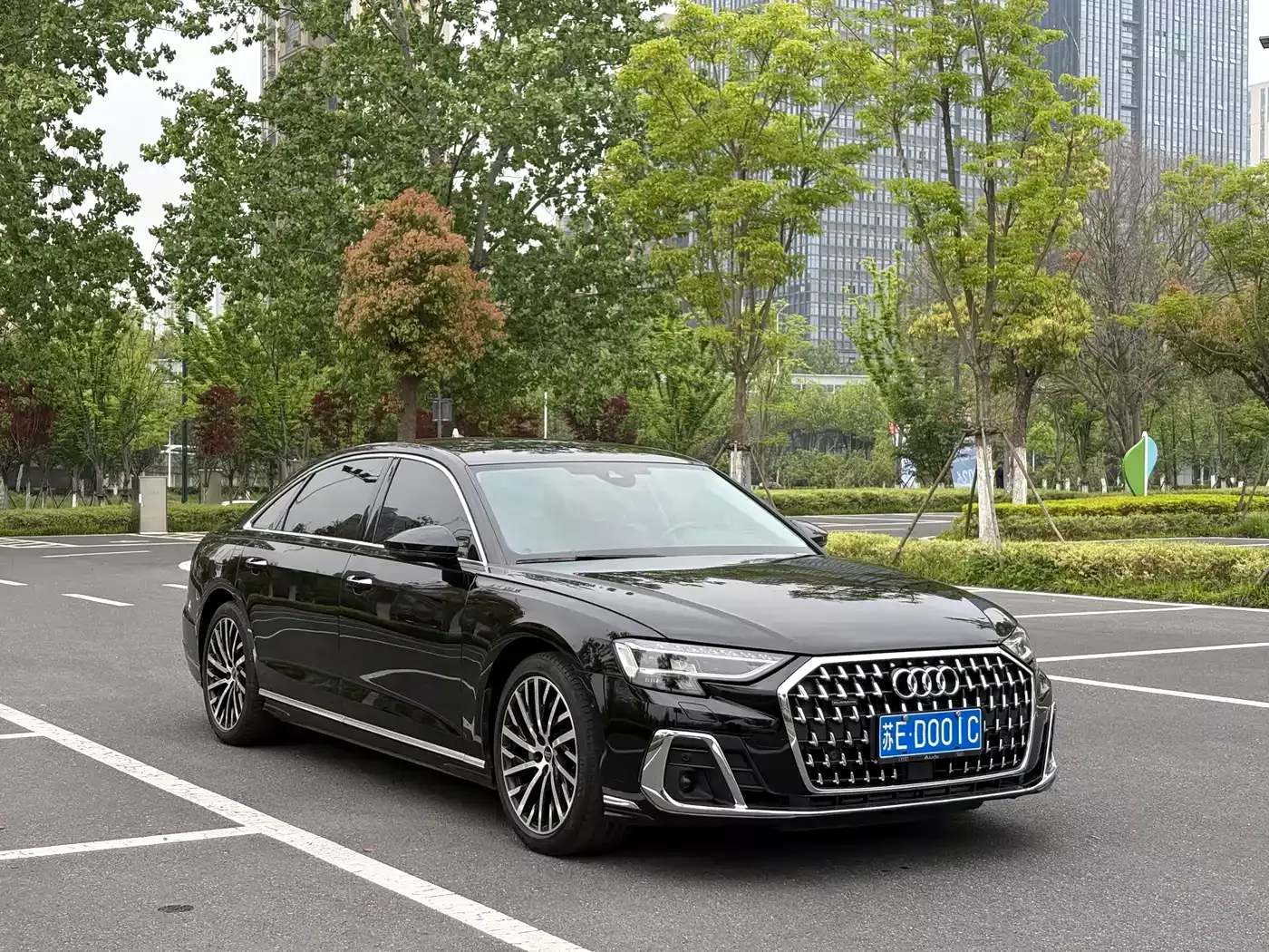 Audi A8 2023 A8L 50 TFSI quattro Exclusive фото 3