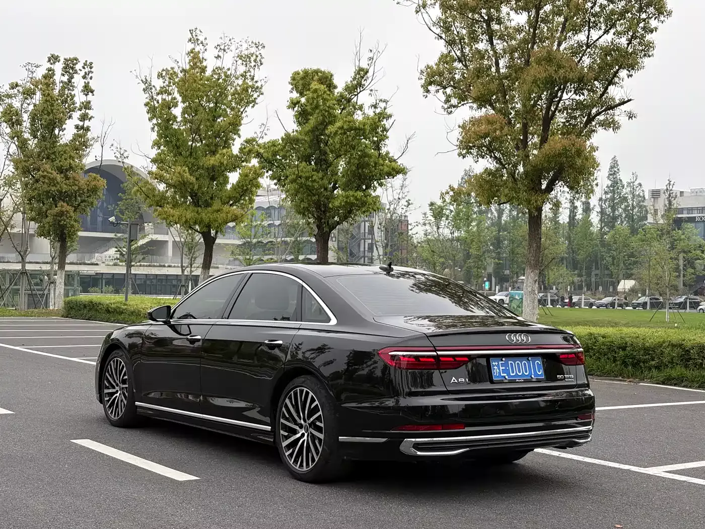 Audi A8 2023 A8L 50 TFSI quattro Exclusive фото 6