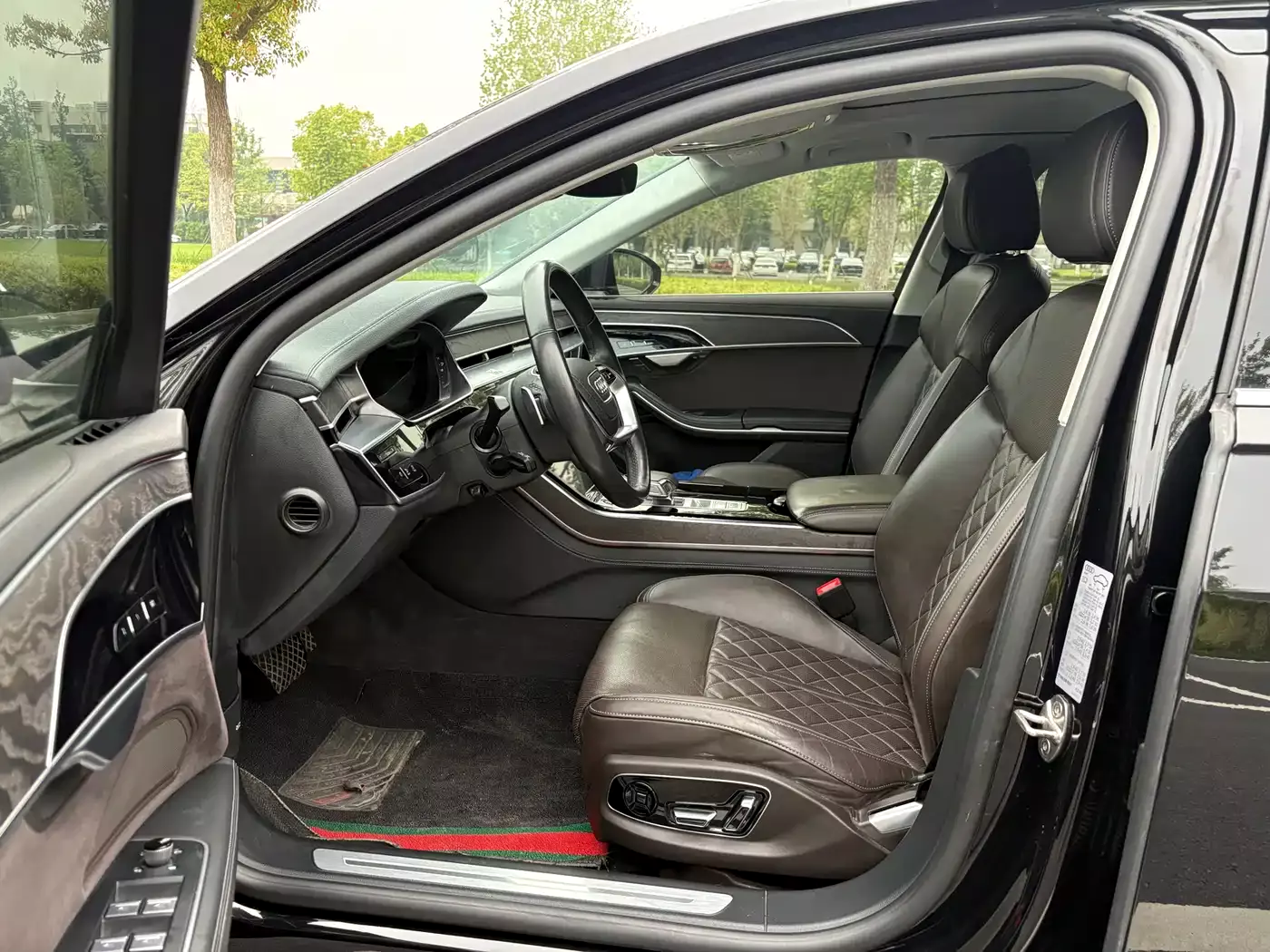 Audi A8 2023 A8L 50 TFSI quattro Exclusive фото 8