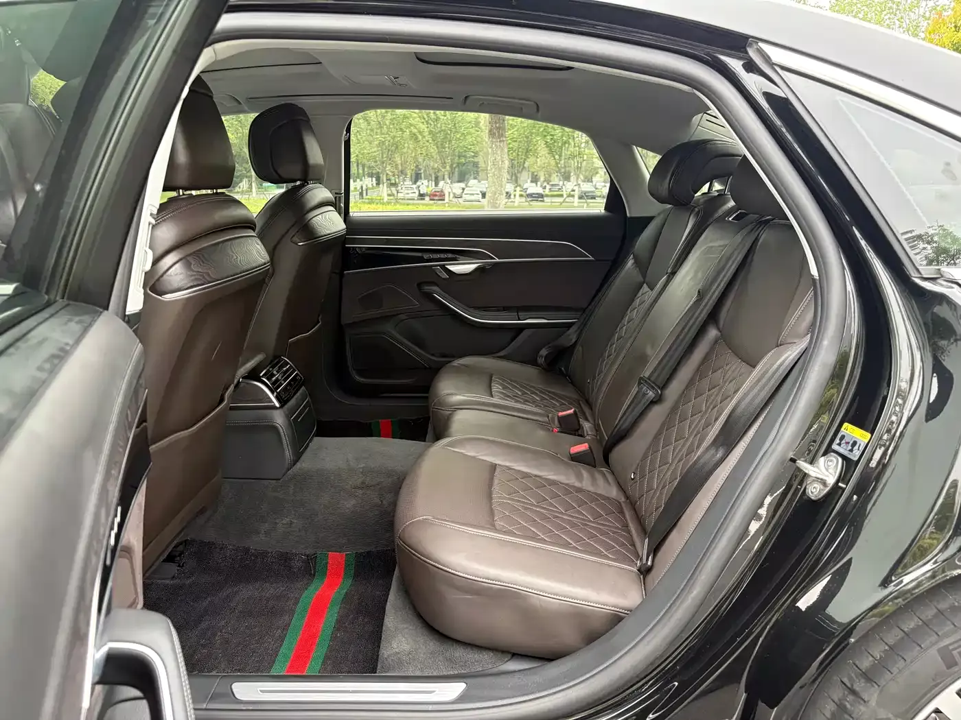 Audi A8 2023 A8L 50 TFSI quattro Exclusive фото 10