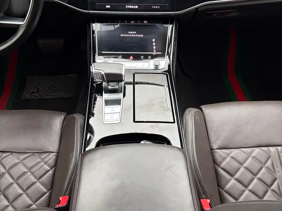 Audi A8 2023 A8L 50 TFSI quattro Exclusive фото 15