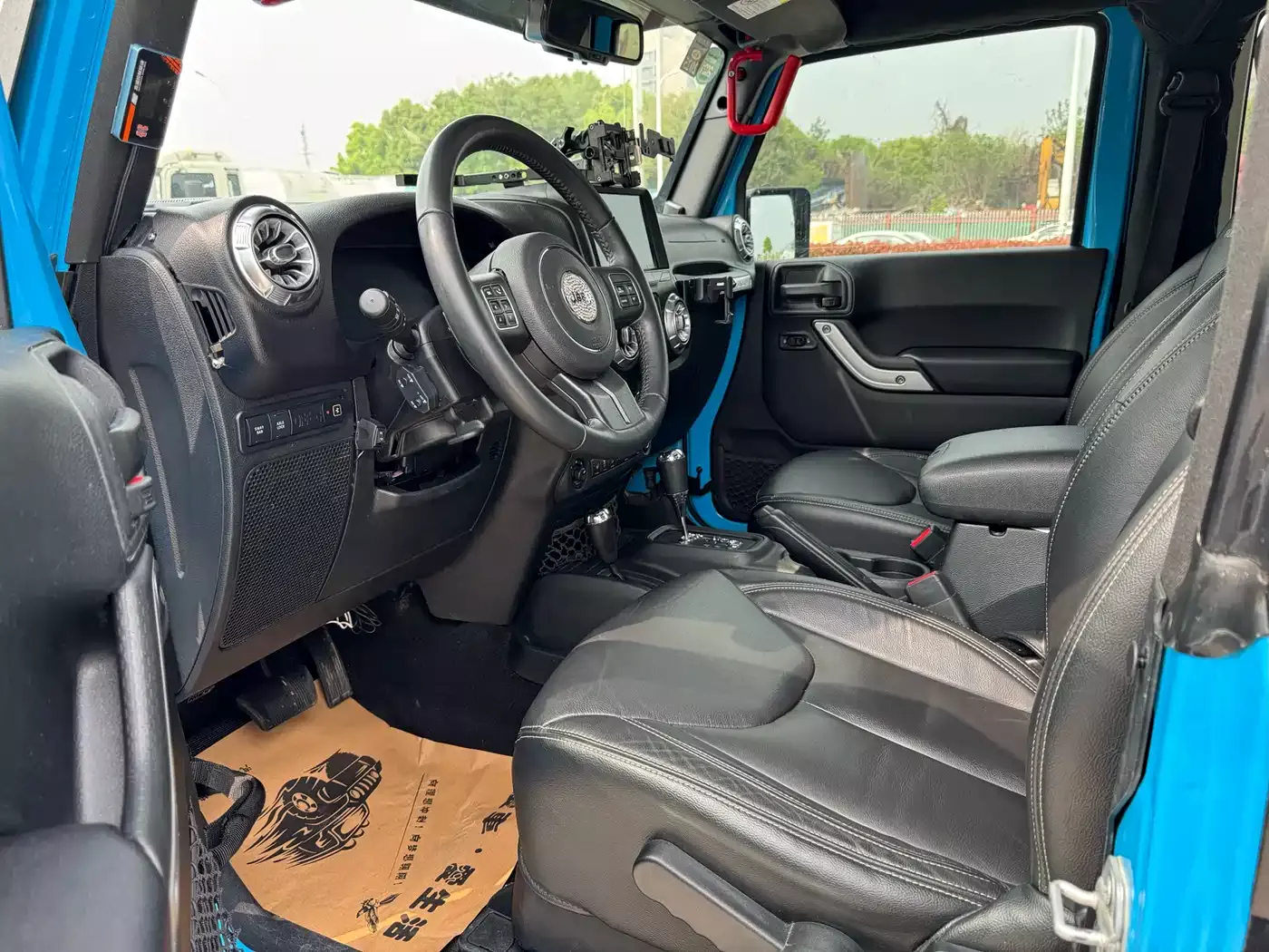 Jeep Wrangler 2017 3.6L Rubicon 2-Door Comfort Edition фото 8