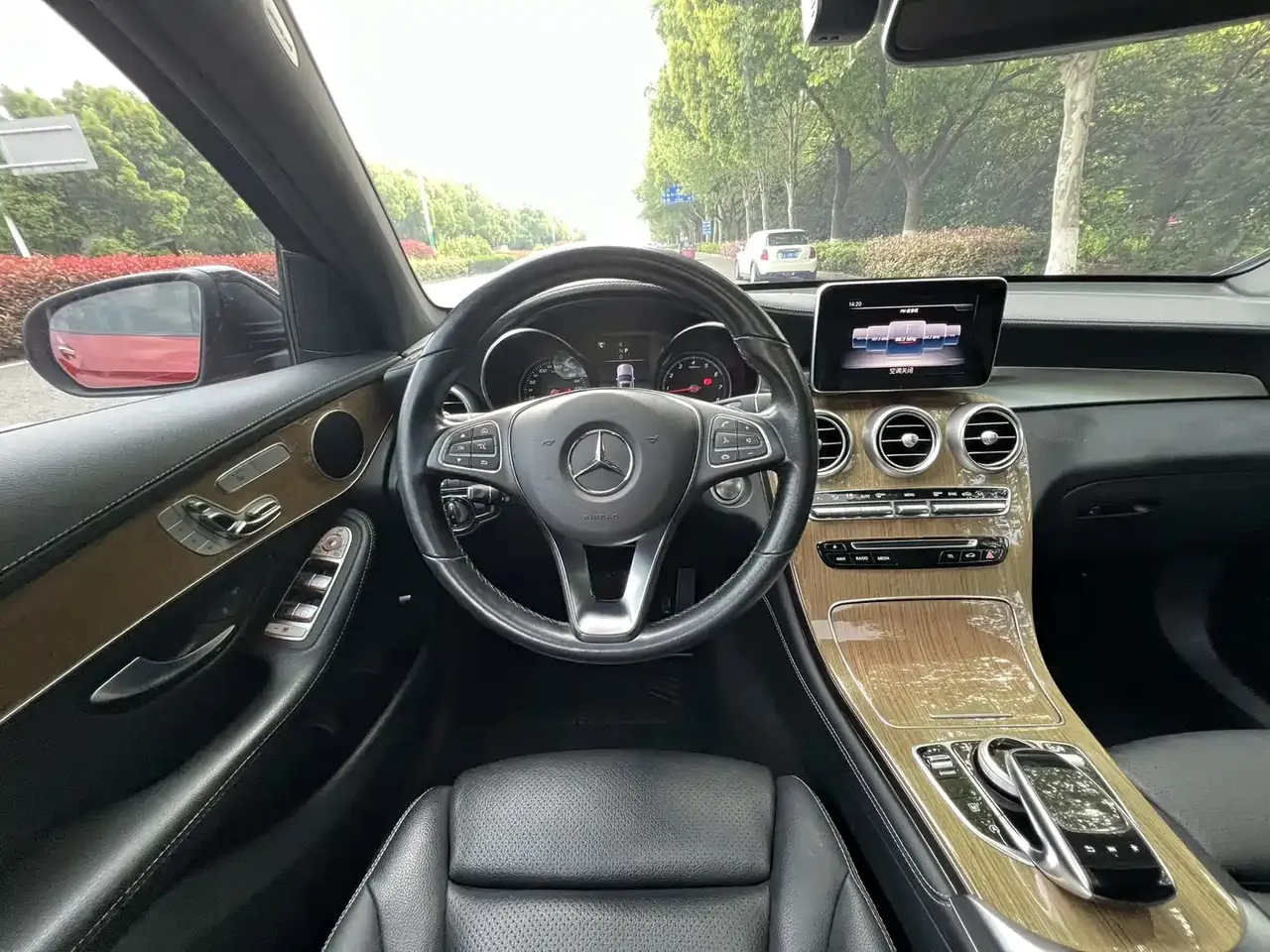 Mercedes-Benz GLC Coupe 2019 GLC 260 4MATIC Coupe SUV фото 9