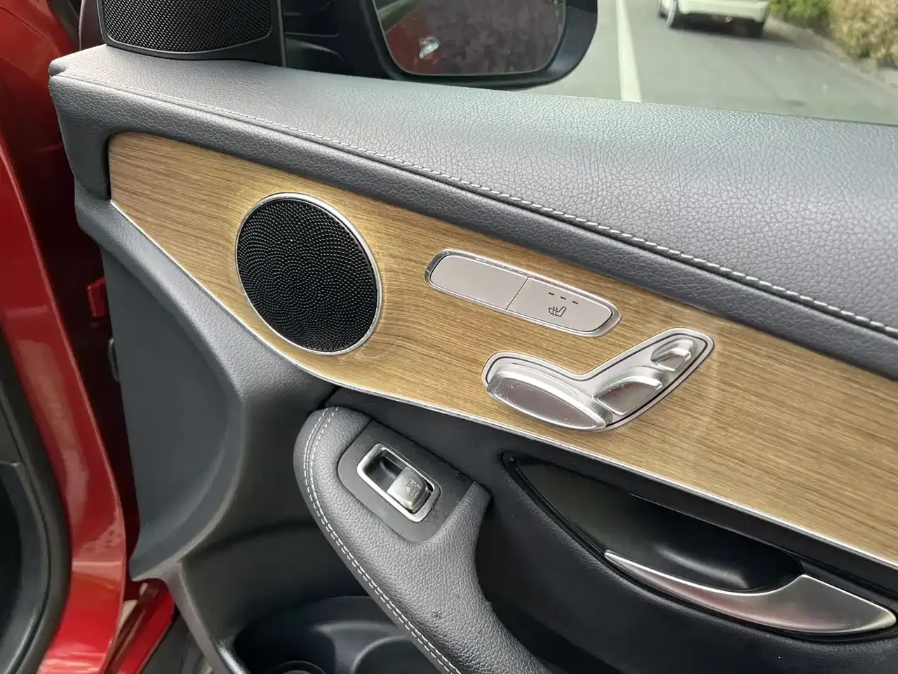 Mercedes-Benz GLC Coupe 2019 GLC 260 4MATIC Coupe SUV фото 12