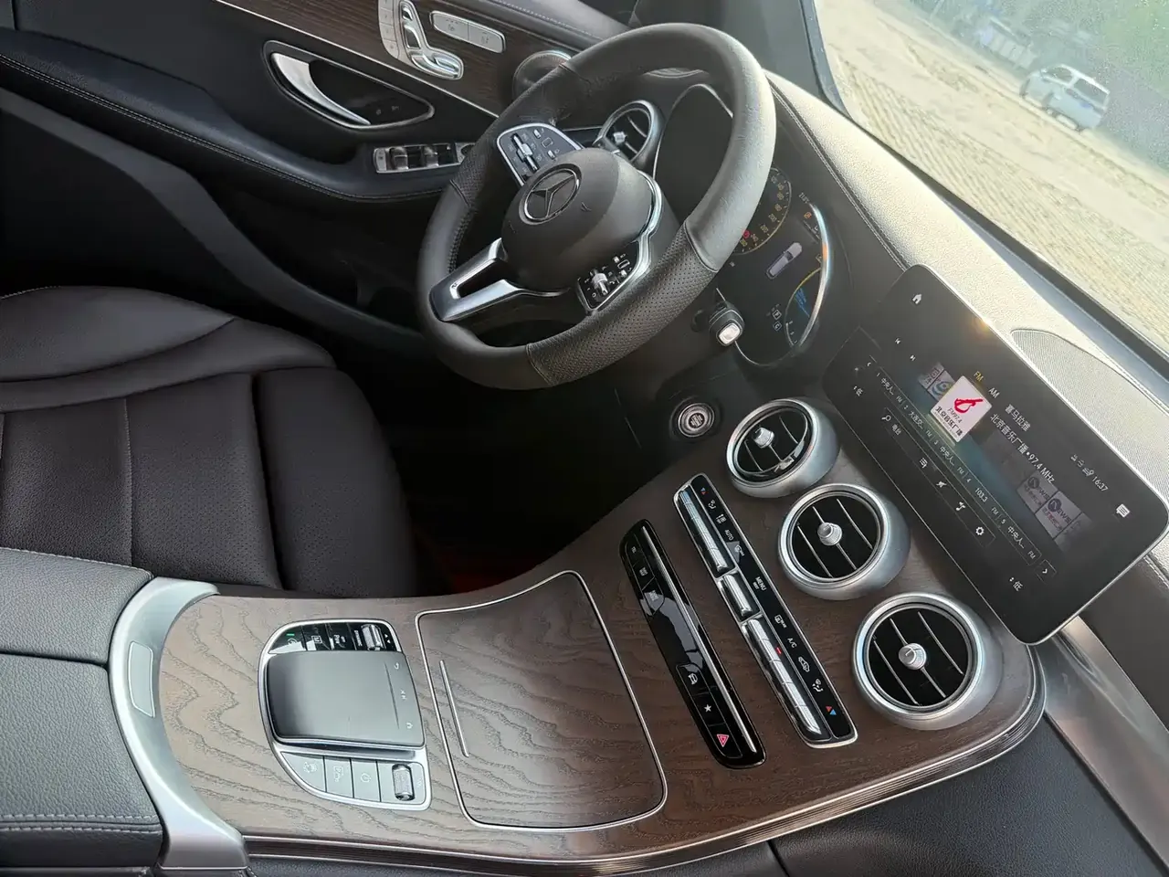 Mercedes-Benz GLC 2022 Model GLC 260 L 4MATIC Luxury Edition фото 11