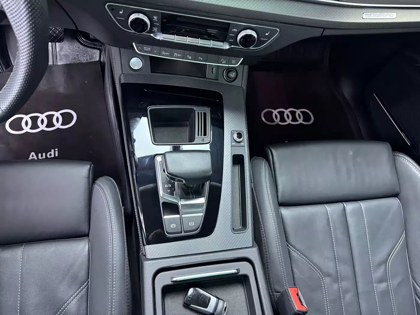 Audi Q5L 2022 45T Luxury Dynamic фото 9
