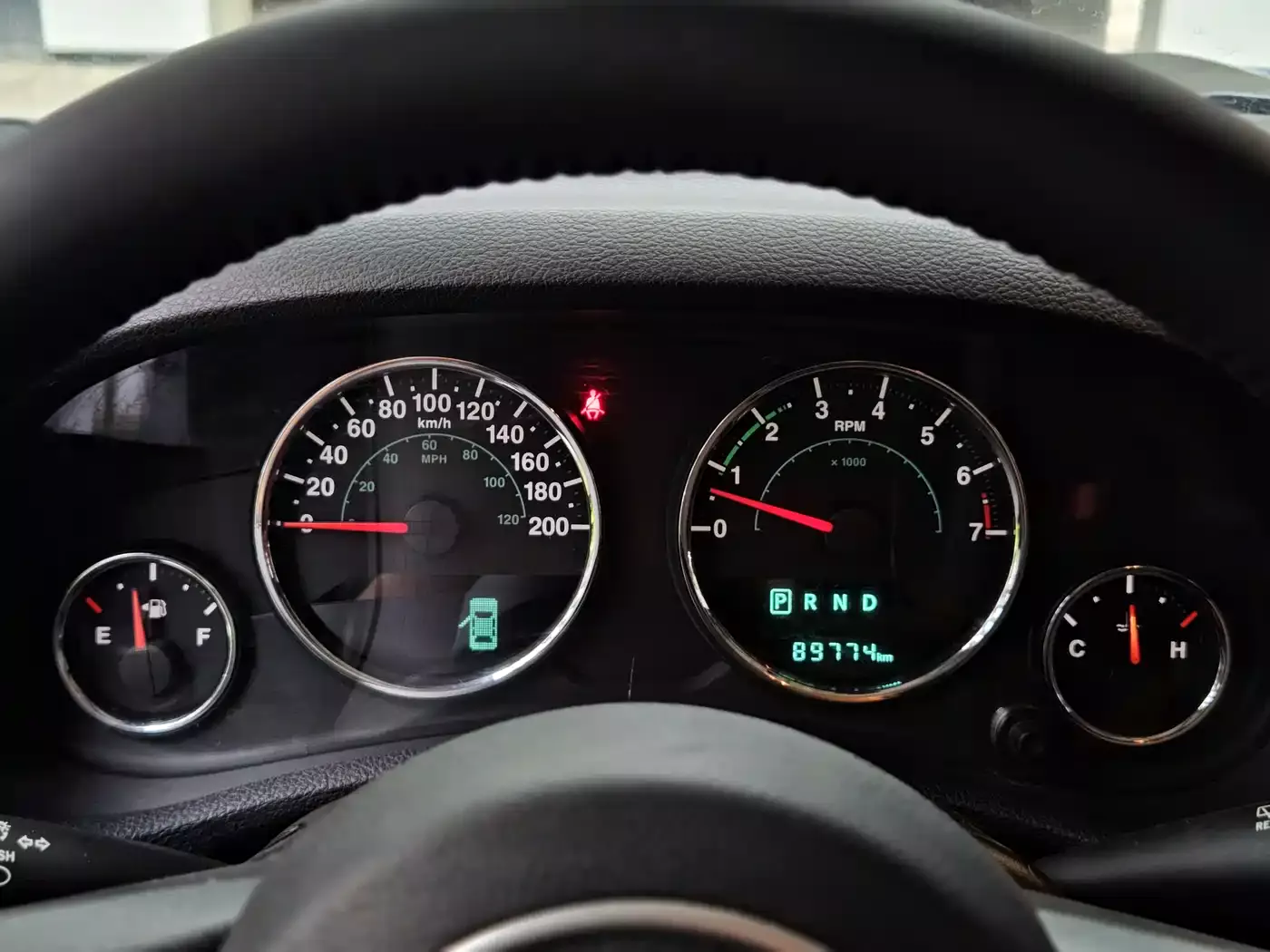 Jeep Wrangler 2015 3.0L Sahara 4-Door Comfort Edition фото 15