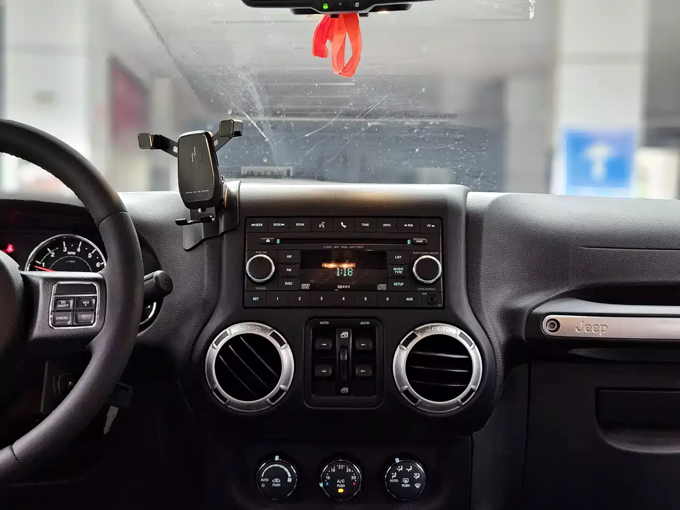 Jeep Wrangler 2015 3.0L Sahara 4-Door Comfort Edition фото 20