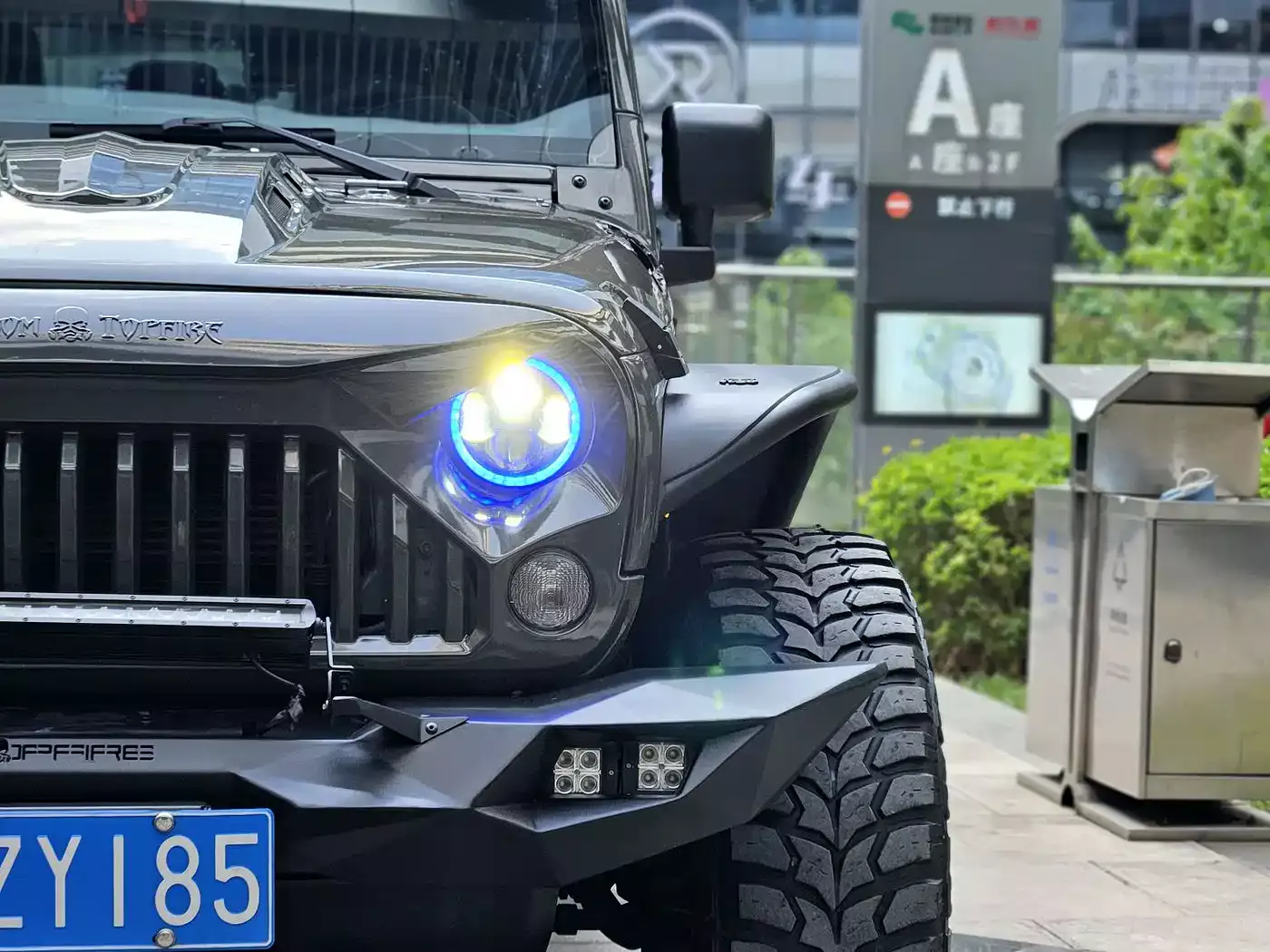 Jeep Wrangler 2015 3.0L Sahara 4-Door Comfort Edition фото 22