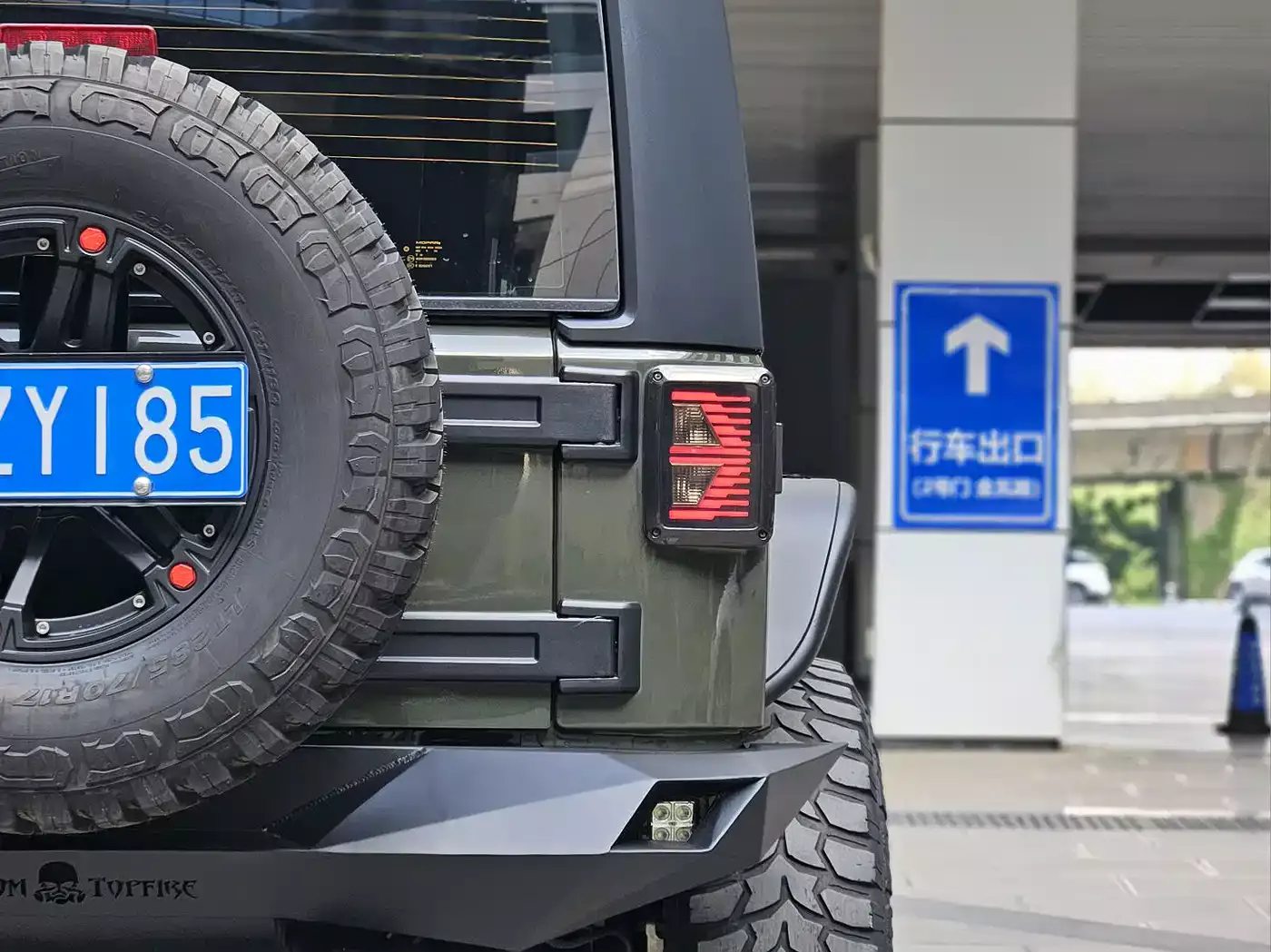 Jeep Wrangler 2015 3.0L Sahara 4-Door Comfort Edition фото 24