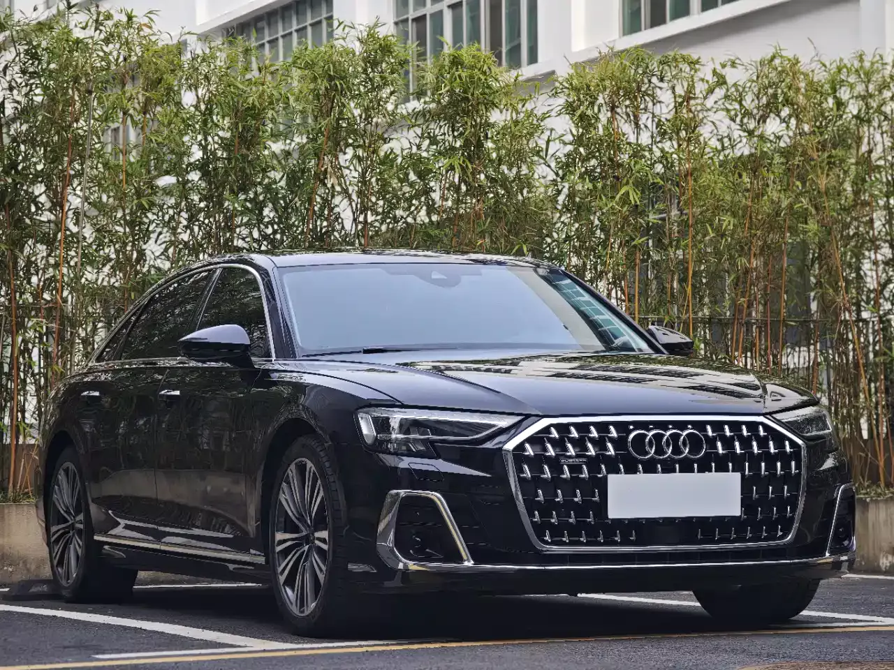 Audi A8 2022 A8L 50 TFSI quattro Comfort Collector's Edition фото 3