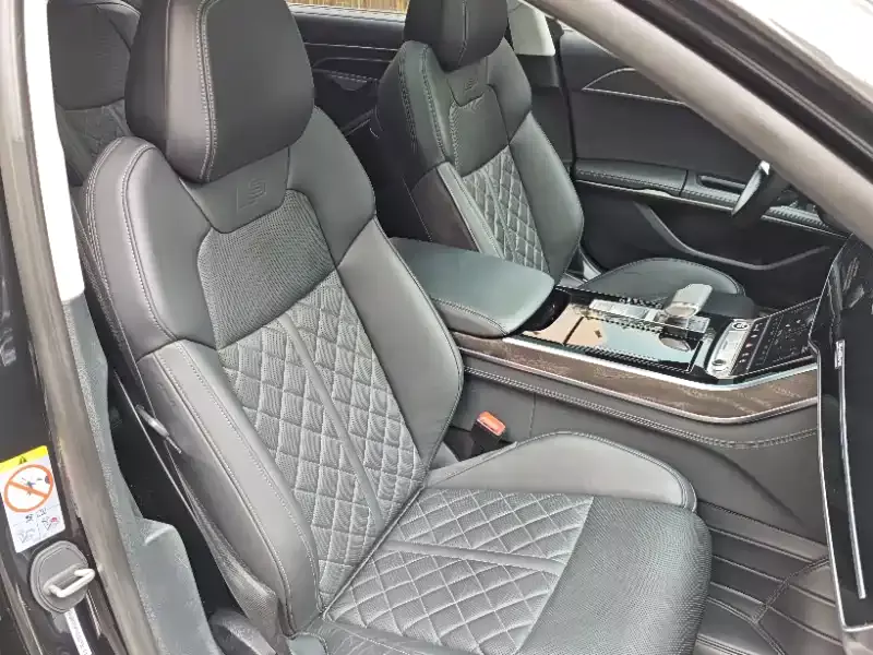 Audi A8 2022 A8L 50 TFSI quattro Comfort Collector's Edition фото 12