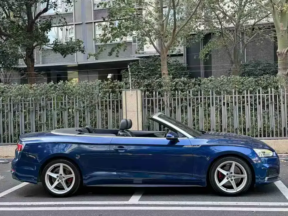 Audi A5 (Import) 2017 Cabriolet 40 TFSI Fashion фото 3