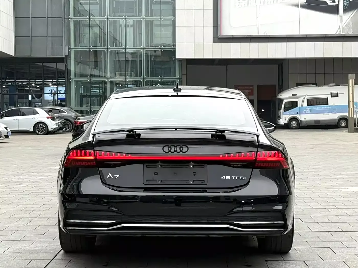 Audi A7 2023 Model 45 TFSI Premium Selection Edition фото 7